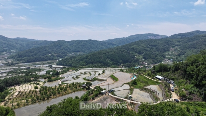 경북문화관광공사 제공)상주 용포리 다락논 전경