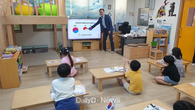 이홍균 경북북부보훈지청장, 파천초등학교 늘봄학교 일일강사 참여