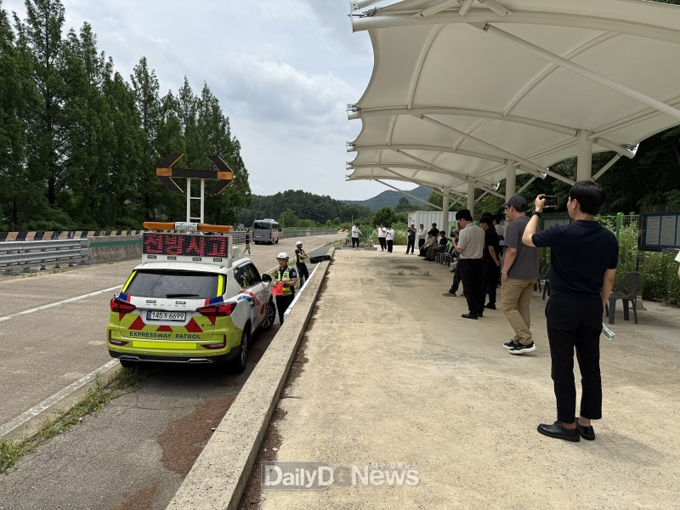한국도로공사 제공) 6월 17일 도로안전교육센터에서 민자고속도로 안전순찰 담당자들이 안전교육을 받고 있다