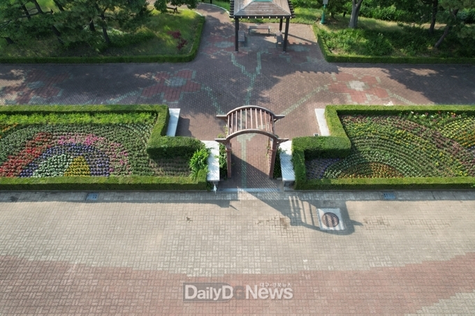 왕피천공원 여름꽃으로 화사하게 새단장