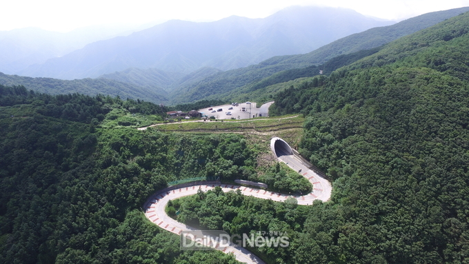 백두대간 생태축 복원 후(남원시 정령치)