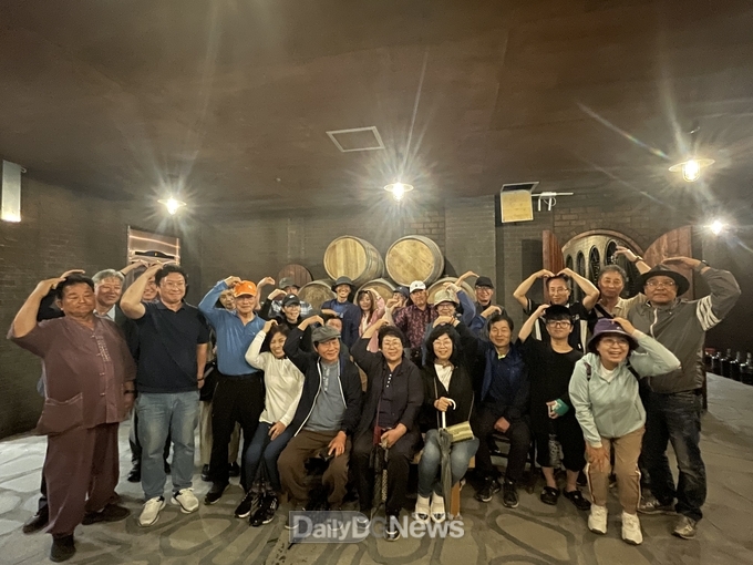 영천와인의 매력을 한곳에서, 와인터널 방문객 날로 늘어<br>
영천와인의 매력을 한곳에서, 와인터널 방문객 날로 늘어