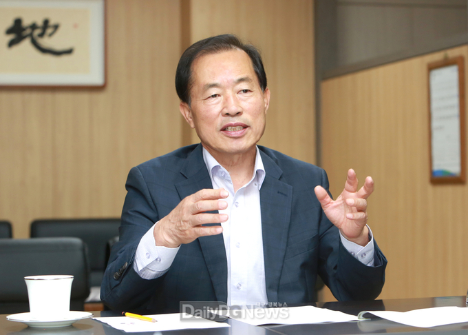 류한국 대구 서구청장이 민선 8기 3년 주요 성과를 발표하고 있다. (사진=서구 제공)