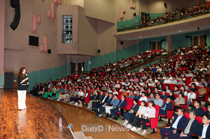 의성군, 정례석회에서 오은영 박사 초청 특강 개최