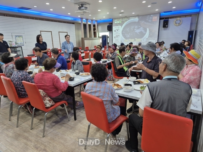 경산시 압량읍 한식한끼식당, 더운 여름날 고생하시는 노인일자리 어르신들게 무료 점심 제공