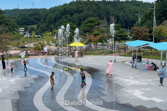  전통사상체험관 바닥분수 운영모습