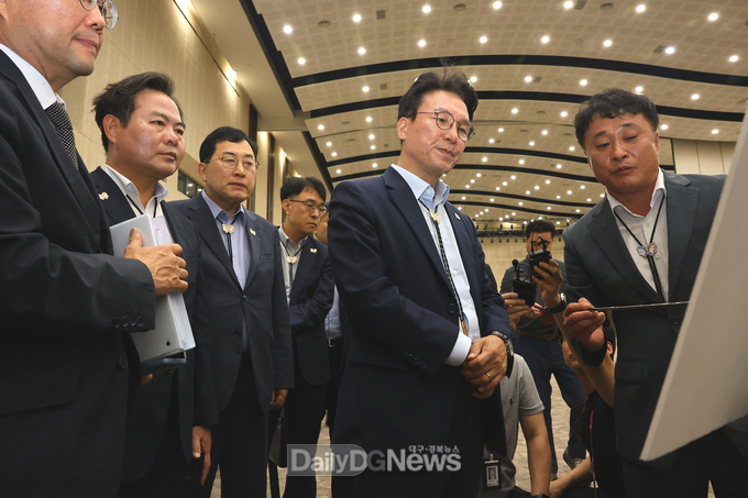 김민석 총리, 2025 APEC 정상회의 준비 현장 방문