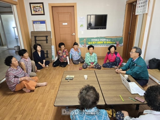 영양군수, 폭염 대응 위한 무더위쉼터 및 산불피해지역 임시조립주택 현장점검 실시