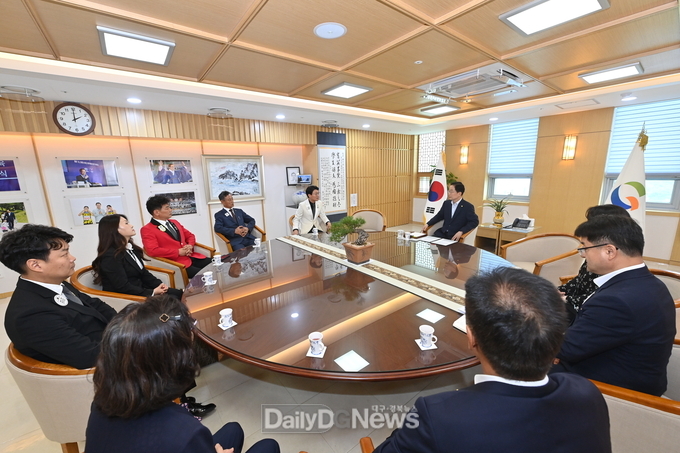 경상북도교육장학회, 국제라이온스협회와 이주배경학생 위한 장학금 1천만 원 기탁식 개최
