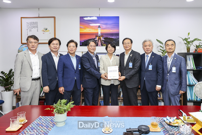 경북도의회 산불대책특별위원회, 국회 방문 초대형산불 피해보상 특별법 제정 관련 경북도 요구 사항 건의