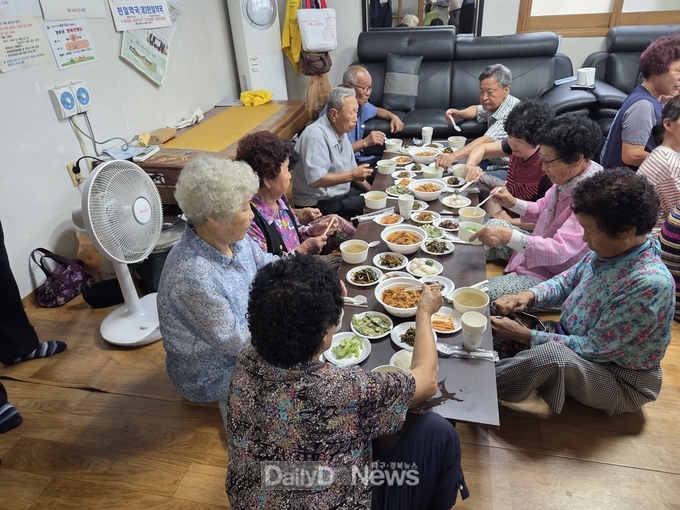 농촌 어르신 반조리식품 배송 실시
