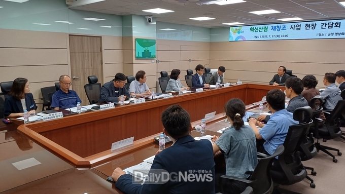 의성군-경상북도, 산불피해지 복구 및 산림 재창조 위한 현장 간담회 개최