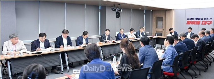 김정기 대구시장 권한대행 행정부시장. 28일 간부회의 개최 모습. (사진=대구시 제공)