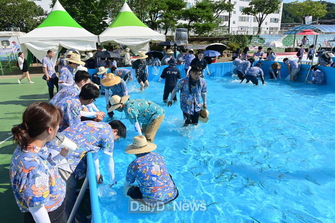 '은어 챔피언십 연대의 전쟁' 기관 대항전 뜨거운 열기