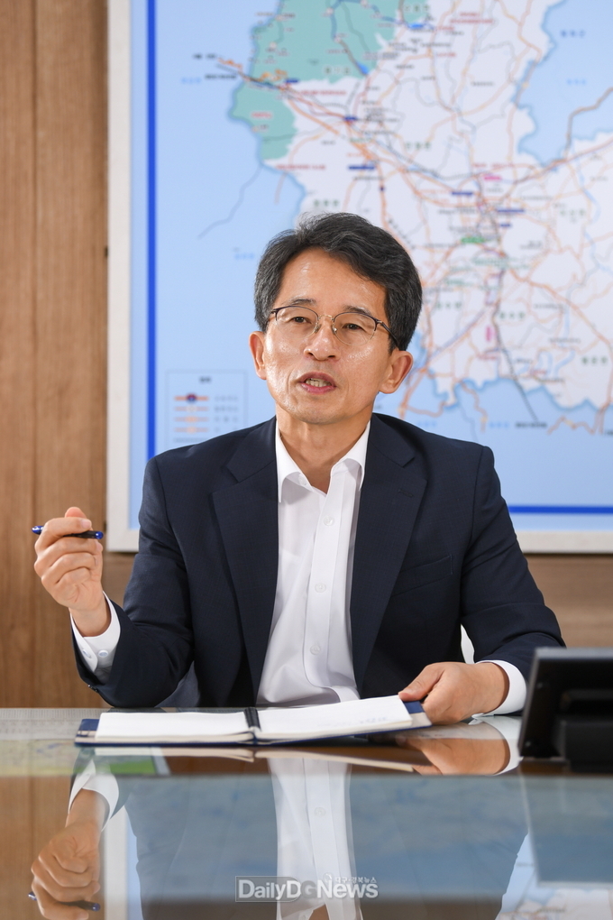 유정근 영주시장 권한대행 인터뷰 사진