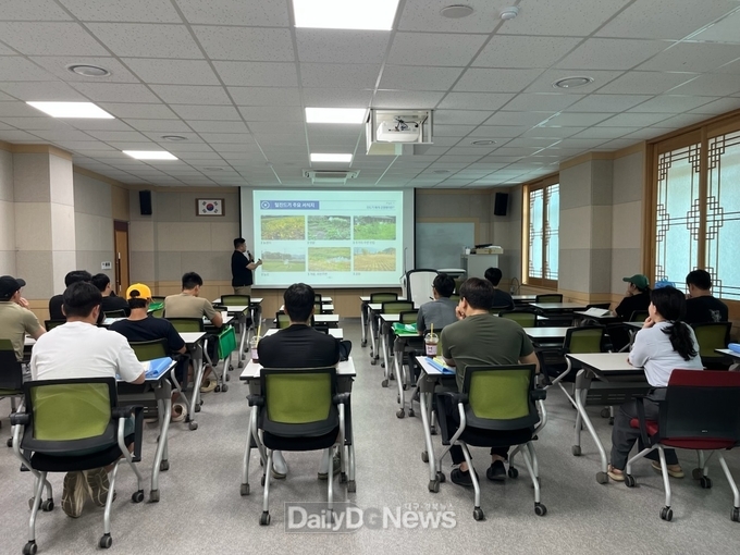 성주군. 진드기매개감염병 예방교육 실시 모습. (사진=성주군 제공)