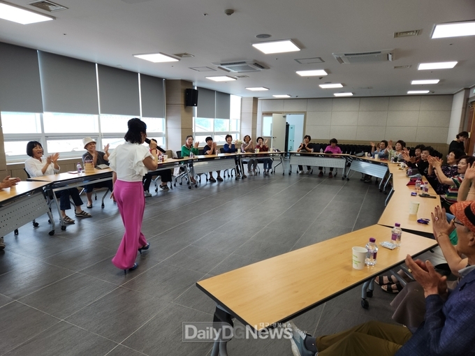대구 군위 삼국유사면, 여성대학 노래교실 