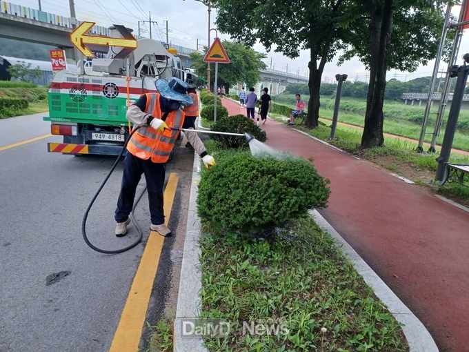 조경지, 공원 등 직영 인력 및 관수 지원 차량 총동원