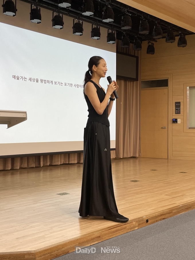 6월_현대무용가_차진엽의_우리는_모두_예술가였다_강연사진