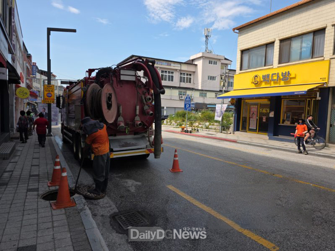 울진군, 도시침수 예방 ‘막힘없는 빗물받이 만들기’