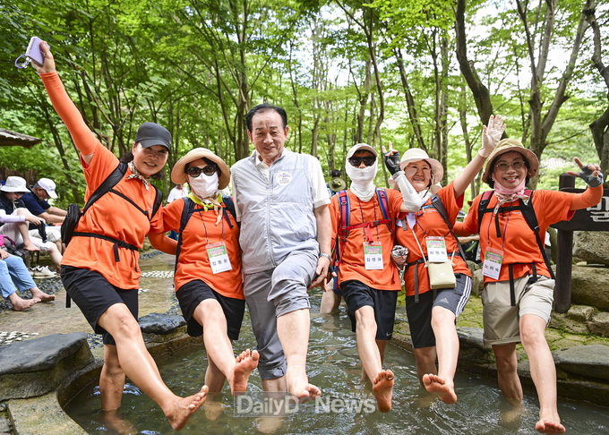 오감만족 2025 문경새재 맨발페스티벌 개최