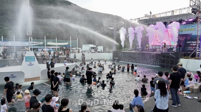 문경시, 4,500명이 열광한 2025 문경 좀비워터나이트 
