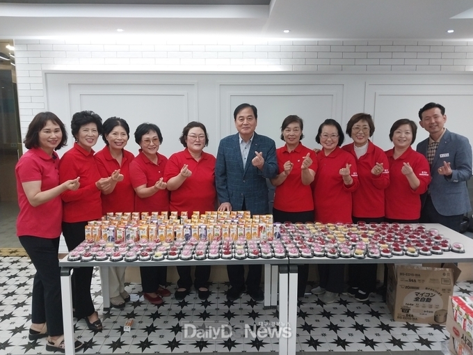 김천시 여성단체협의회, 을지연습 현장에 “따뜻한 응원‘ 간식 전달