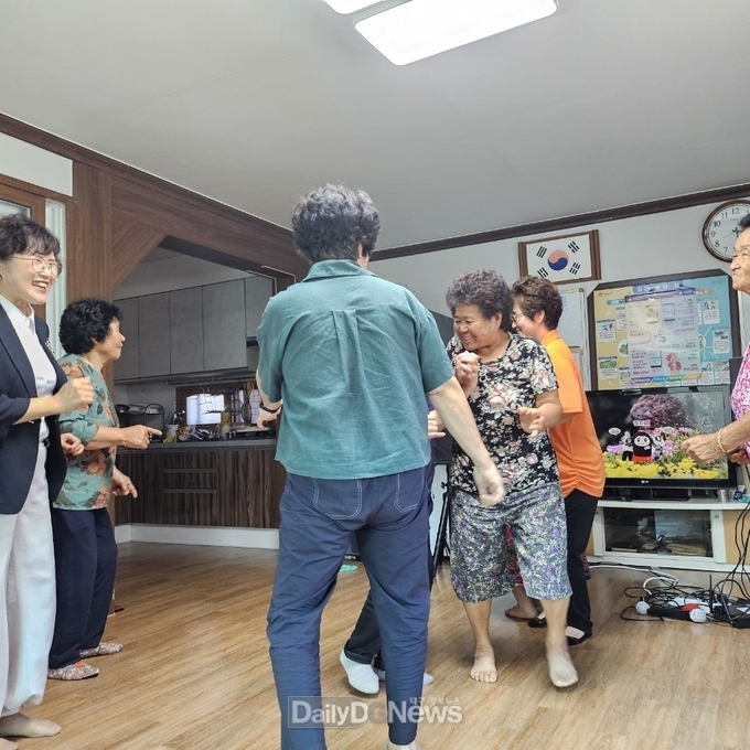 봉산면, ‘찾아가는 가요교실’ 성황리 개최