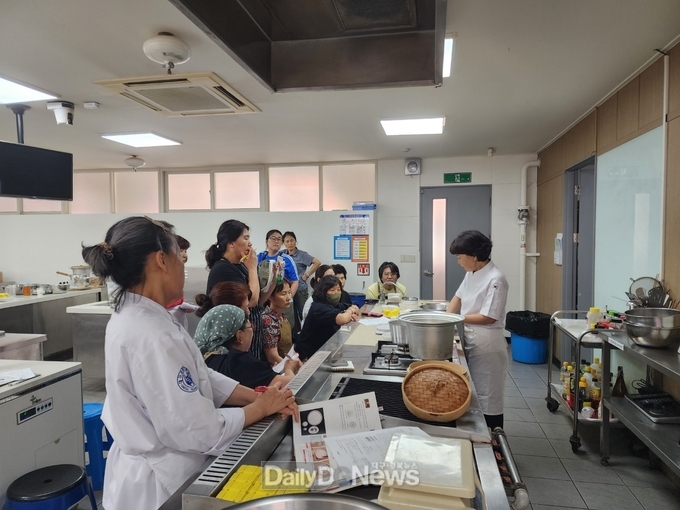 대구공업대학교. 떡제조기능사 자격증 특강 진행 모습. (사진=대구공업대 제공)