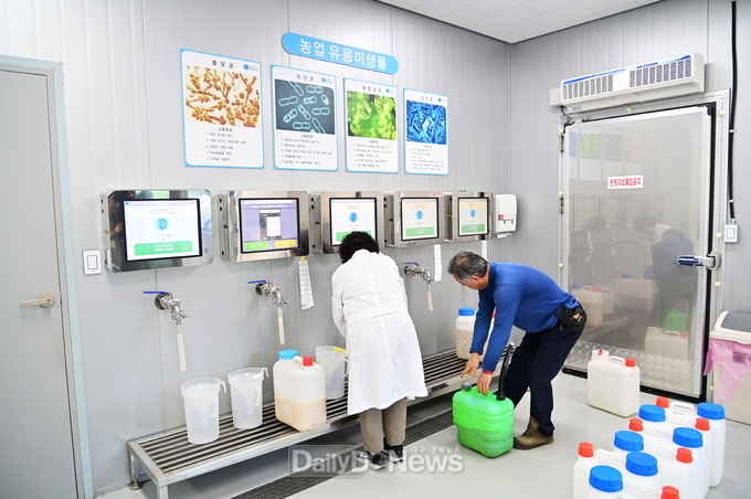 청송군, 미생물배양실 확대 운영에 농업인 큰 호응
