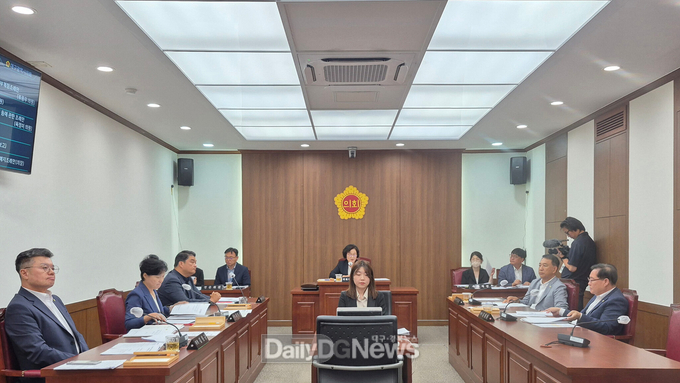 대구시의회 기획행정위원회가 9월 8일 ‘대구시 박정희 대통령 기념사업에 관한 조례 폐지조례안’을 부결시켰다. (사진=대구시의회 제공)