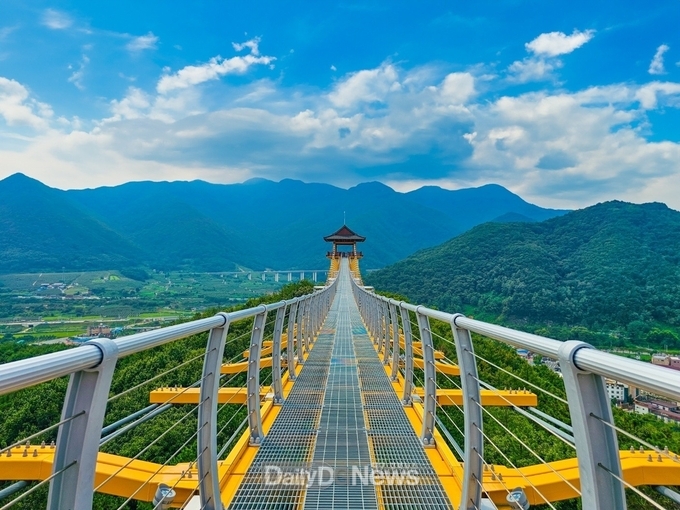 .봉명산 출렁다리.