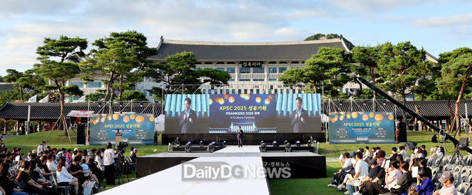 회복과 희망의 샌드아트, 케이(K)-패션과 케이(K)-팝 역동적 협연 무대 선보여