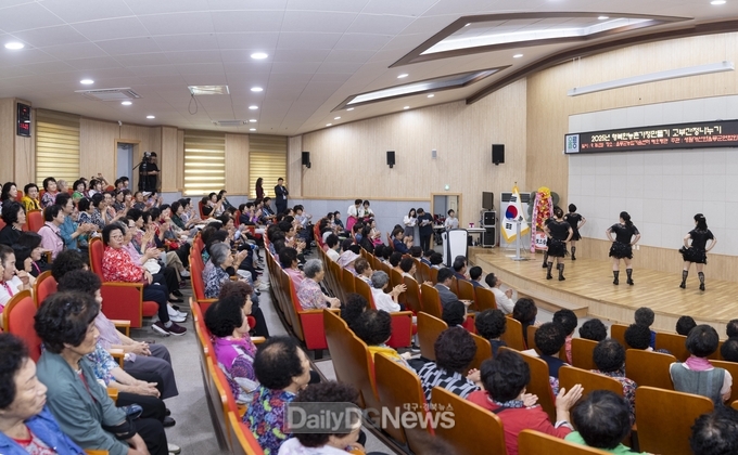 세대 공감과 화합을 위한 다양한 체험 진행