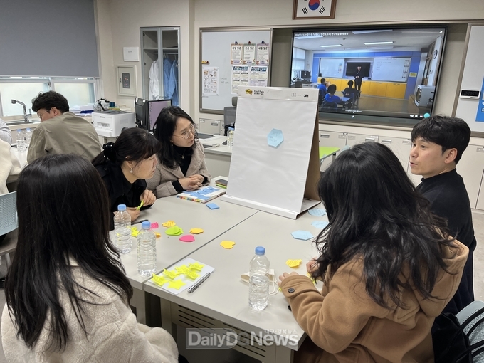 교원학습공동체 운영으로 교원의 전문성 신장과 교육력 제고
