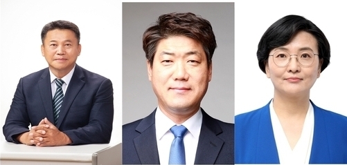 사진 왼쪽부터 기호1번 정용채(현 경북시민연대 상임대표)후보, 기호2번 이정훈(현 사단법인 기본사회 경북본부 상임대표)후보, 기호3번 임미애(현 국회의원(비례대표))후보