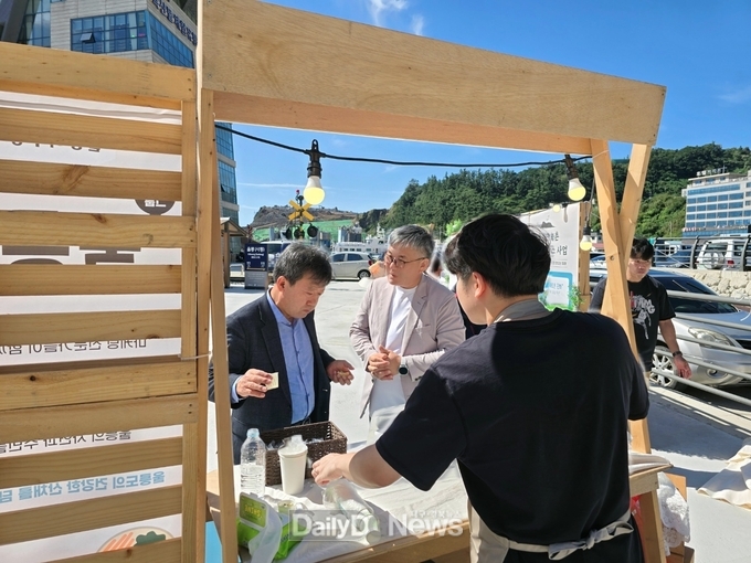 섬에 피어난 작은 상점들 ‘울릉하루장’ 행사