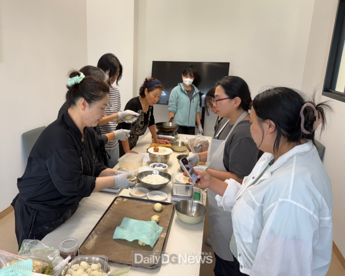 23일 민간전문업(아우내공동체) 대상 산림치유음식 기술이전을 진행하고 있다. 한국산림복지진흥원 산림복지연구개발센터 제공