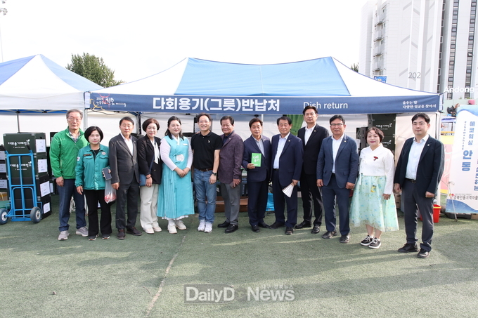 안동시의회, 2025 안동국제탈춤페스티벌 축제장 현장 의정활동