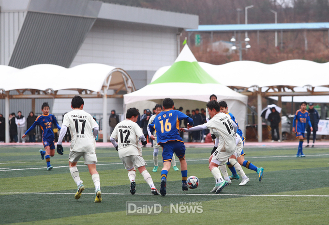2024년 열린 울진금강송 춘계 중등 축구대회 경기 모습