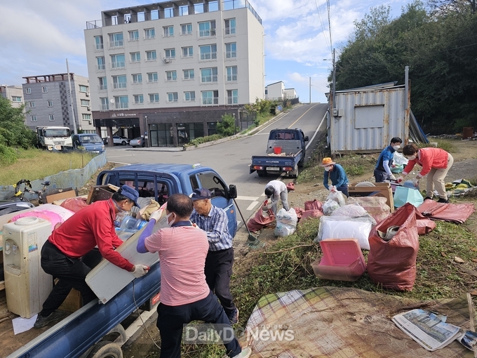 성주읍지역사회보장협의체, 저소득가구 주거환경개선사업(집청소) 실시