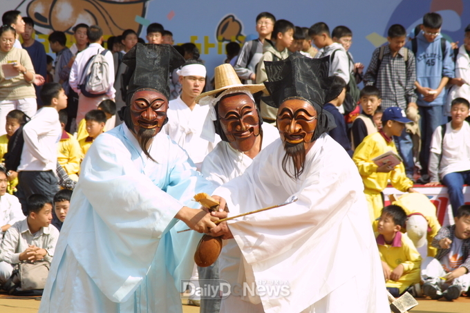 제35회 전통문화 교류 및 제45회 하회별신굿탈놀이 정기 발표