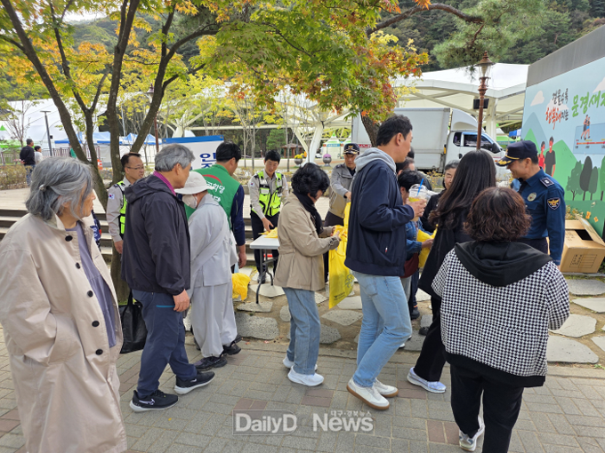 문경경찰서, 문경사과축제 현장에서 ‘찾아가는 치안드림센터’ 운영