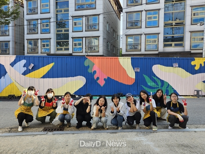 청년들의 벽화그리기‘상쾌환’프로젝트