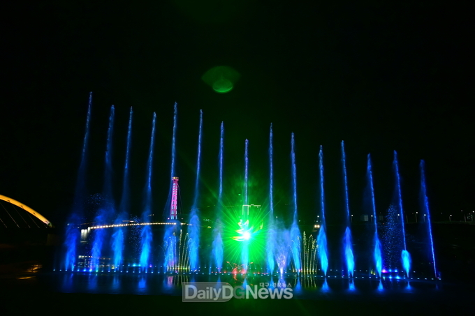 대가야읍 장기리 회천교 인근 고수부지에 조성 중인 음악분수대, 