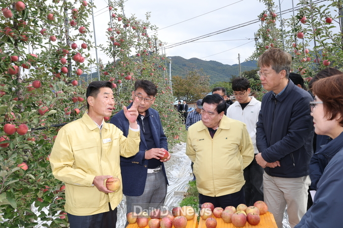 포항시의회, 농작물 피해 현장 방문