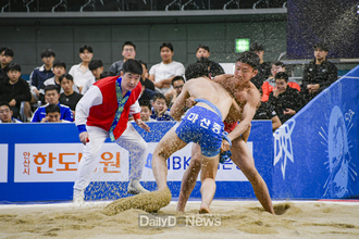 모래판 위에 펼쳐지는 민족의 힘!
