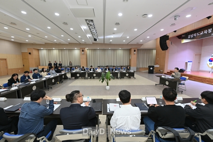 연구원 위촉식 열고 데이터 기반 정책 싱크탱크로 새 출발