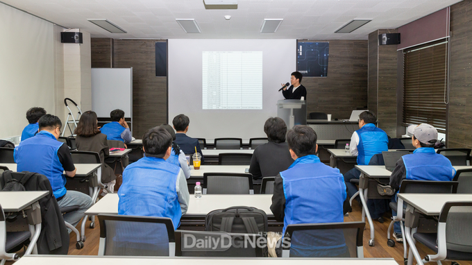 공노총, 공무원 83% 업무에 AI 접목 엄부 진행